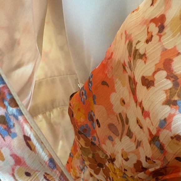 Guess Ferra Daisies Floral Print Short Sleeve Wrap Top w/ Material Belt Tie NWT - Picture 8 of 16